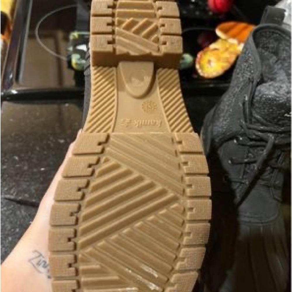 Women’s Kamik boot size 9